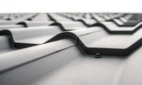 Wykrywanie przecieków na dachu - jak zadbać o swoją nieruchomość?