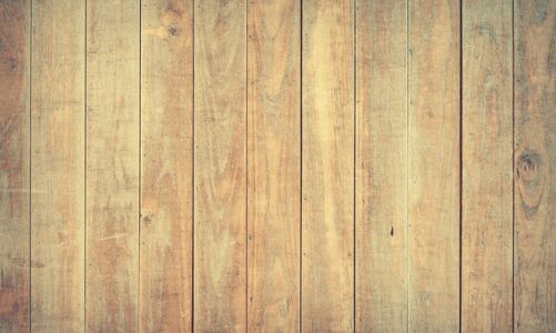 Płytki drewnopodobne – dlaczego warto?